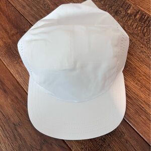 NWT Athleta White Ultra Light Run Cap 3.0